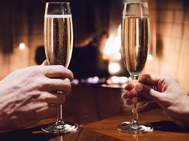 glasses of champagne