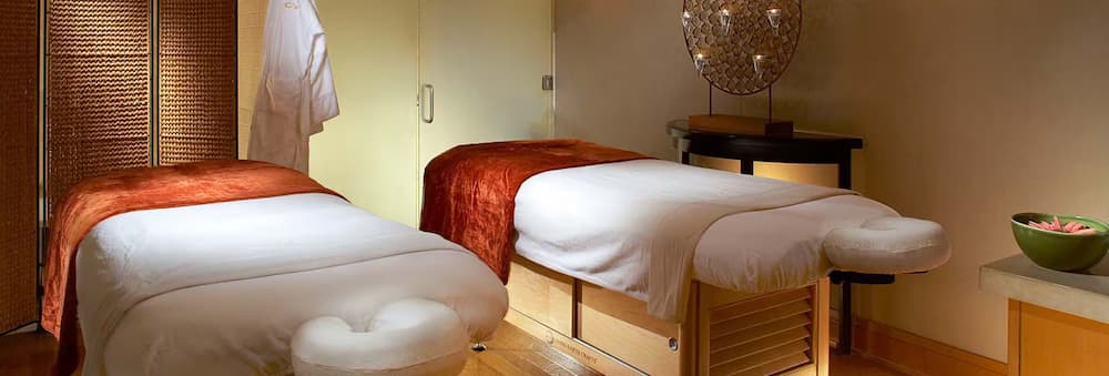 massage tables in spa